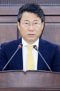 서양호 구청장이 답변하고 있다.