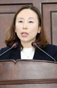 구정질문을 하고 있는 이혜영 의원.