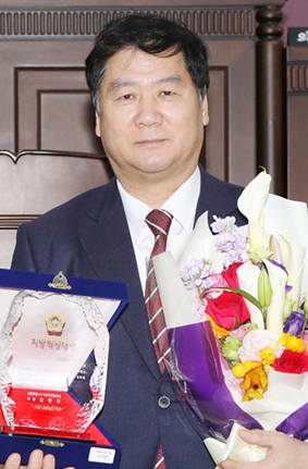 의정대상을 수상한 박영한 의원.