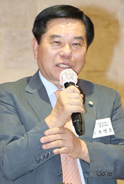 조영훈 신임 서울시 구의회 의장협의회 회장이 소감을 전하고 있다.