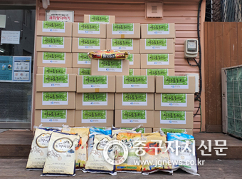 남대문 쪽방촌에 전달된 반찬박스와 백미