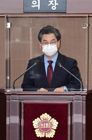 제303회 정례회 제4차 본회의에서 5분 자유발언을 하고 있는 박기재 의원.