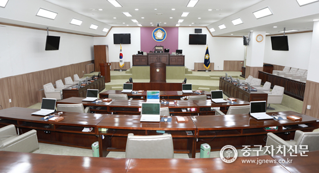 중구의회 본회의장 전경.