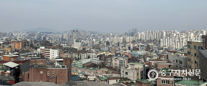 중구 내 남산 고도지구 중 다산동(성곽길 인접부) 전경.