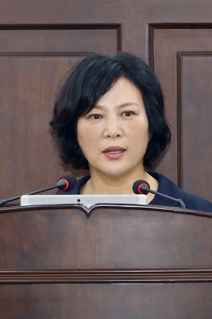 5분 자유발언을 하고 있는 조미정 의원