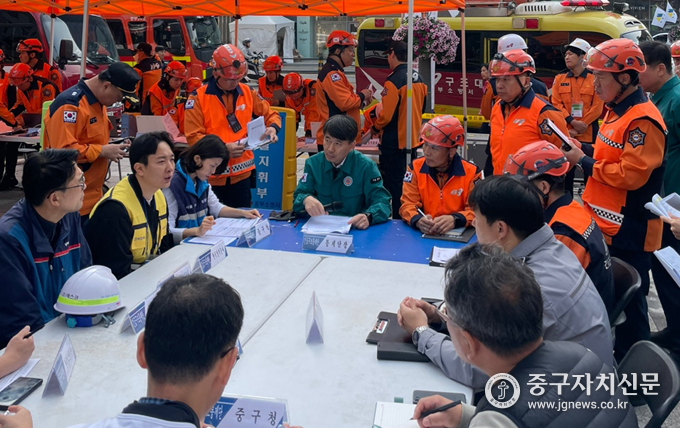 지난 10월 31일 충무아트센터에서 실시한 2023 재난대응 안전한국훈련 예행연습 하고 있는 모습.
