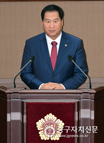 박영한 시의원이 제5차 본회의에서 5분 자유발언을 하고 있다. 