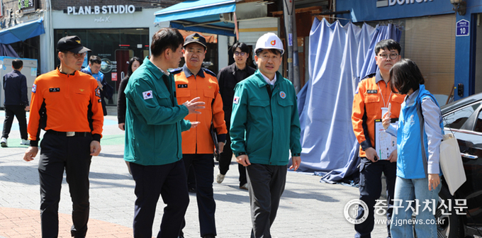 지난 25일 화재예방강화지구 합동점검 중인 이상훈 부구청장.