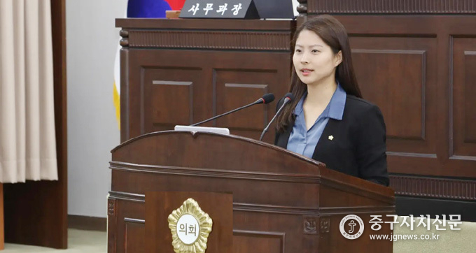 손주하 국민의힘 최고위원 후보가 중구의회 본회의장에서 의정활동을 하고 있는 모습.