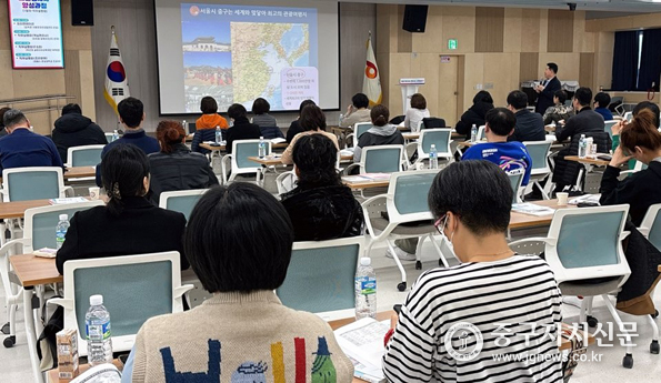 지난 3월 진행한 호텔종사자 양성과정 교육을 하고 있는 모습. 